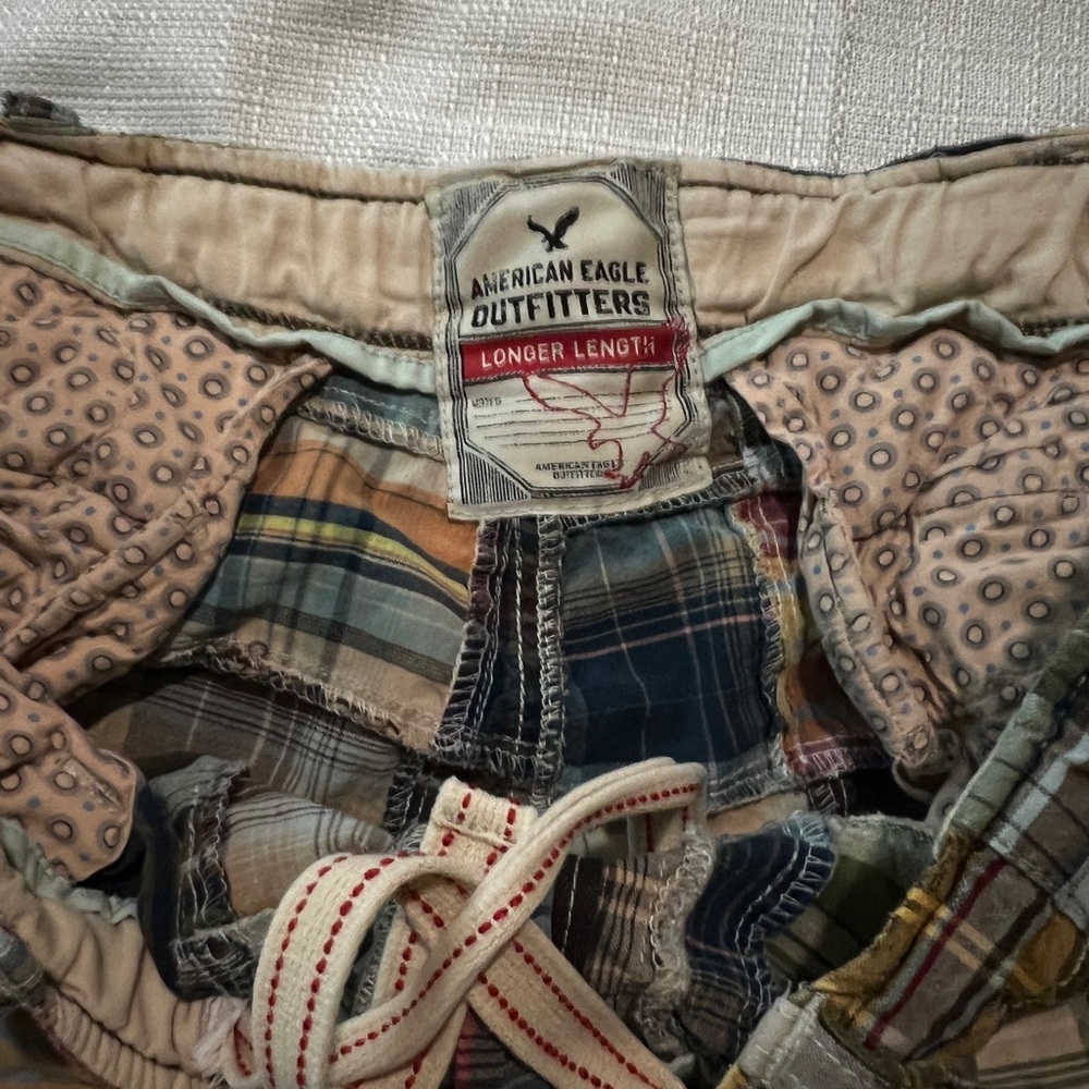 American Eagle Outfitters Vintage Colorful Plaid Cargo Multi-Pocket Shorts Sz 38 - Picture 3 of 11